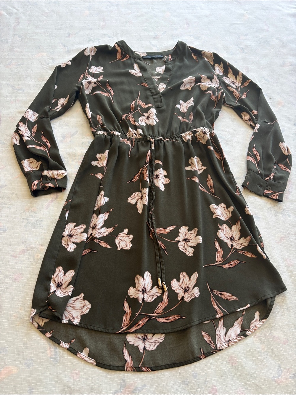 Dynamite Olive Green Long-Sleeve Floral Drawstring Dress